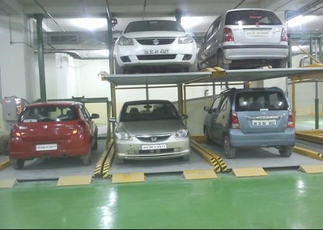 Puzzle parking pallets inside a car park
